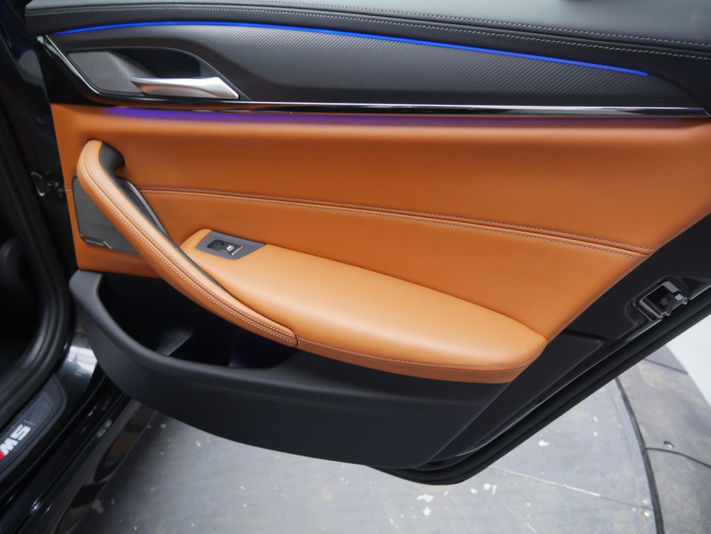 Thumbnail: 2020 BMW M5 - 18