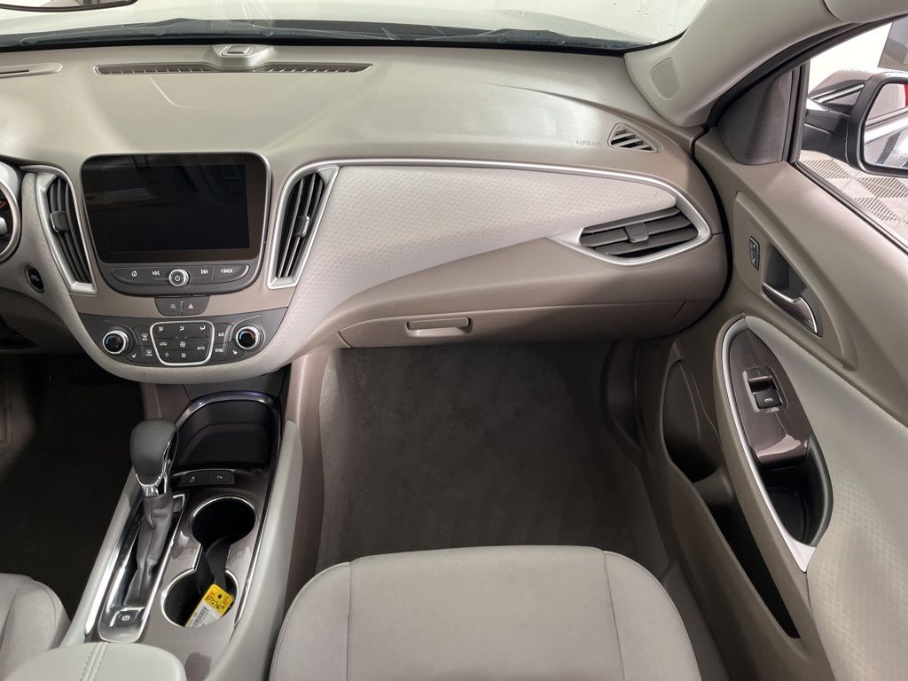 Thumbnail: 2025 Chevrolet Malibu - 18