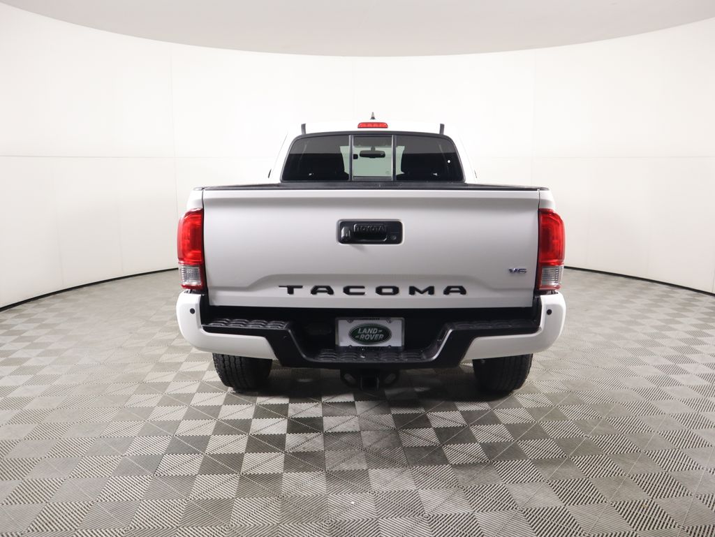 Thumbnail: 2017 Toyota Tacoma - 6