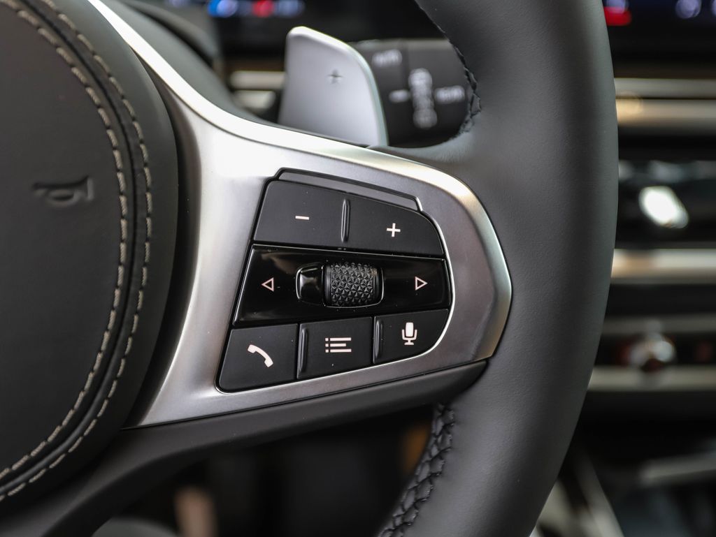 Thumbnail: 2026 BMW X5 - 13