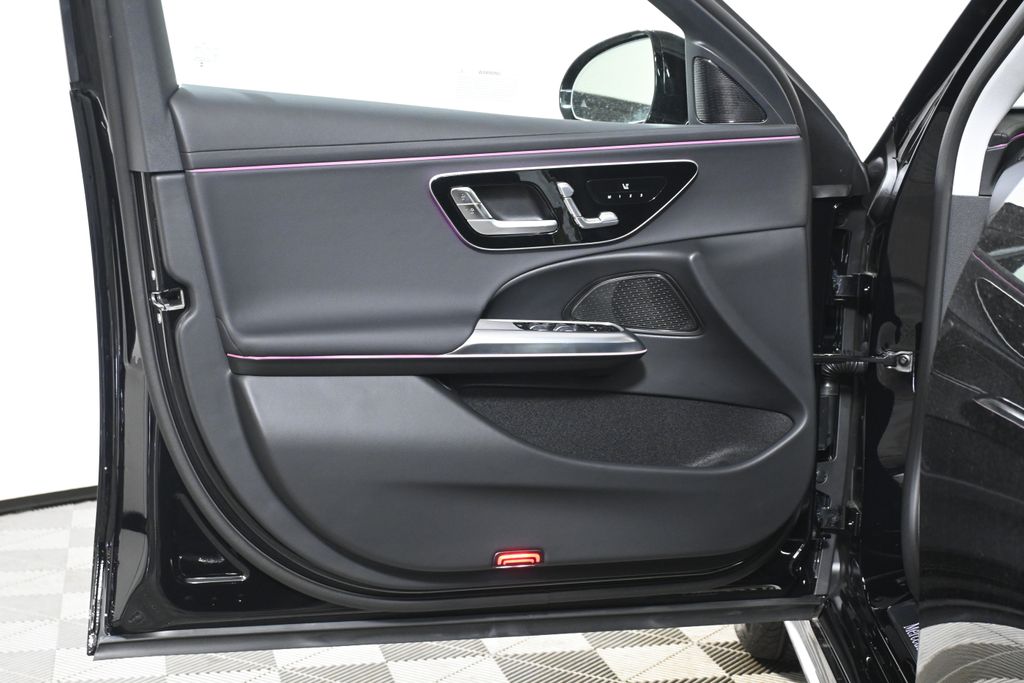 Thumbnail: 2025 Mercedes-Benz E-Class - 22