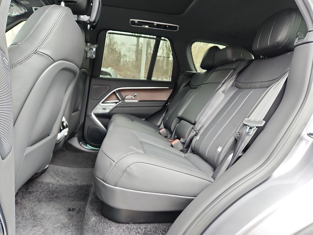 Thumbnail: 2026 Land Rover Range Rover - 5