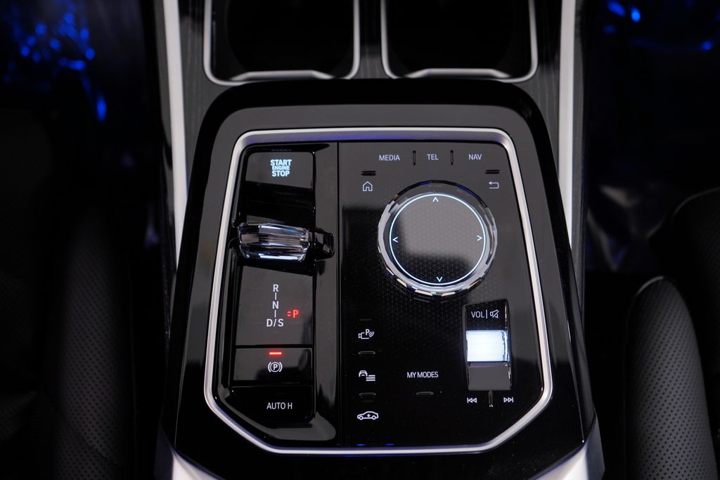 Thumbnail: 2025 BMW 7 Series - 13