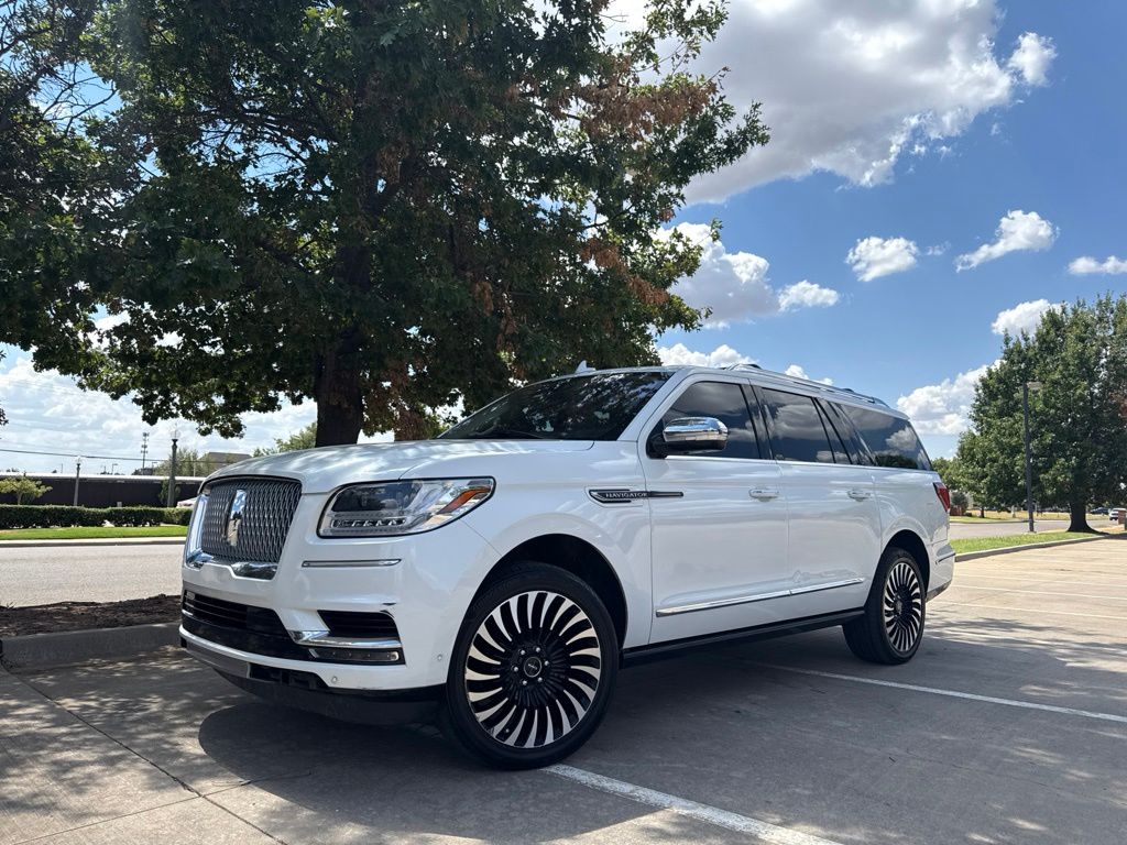 White 2020 Lincoln Navigator SUV / Crossover Four-Wheel Drive Automatic