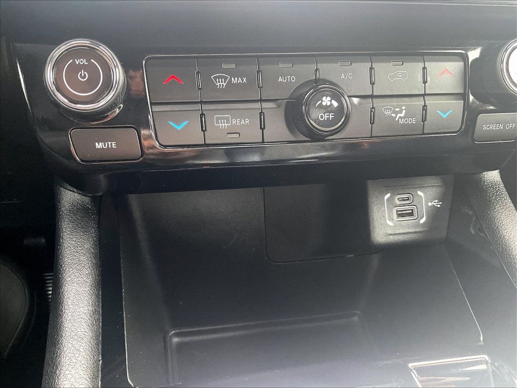 2023 Jeep Compass — photo 12