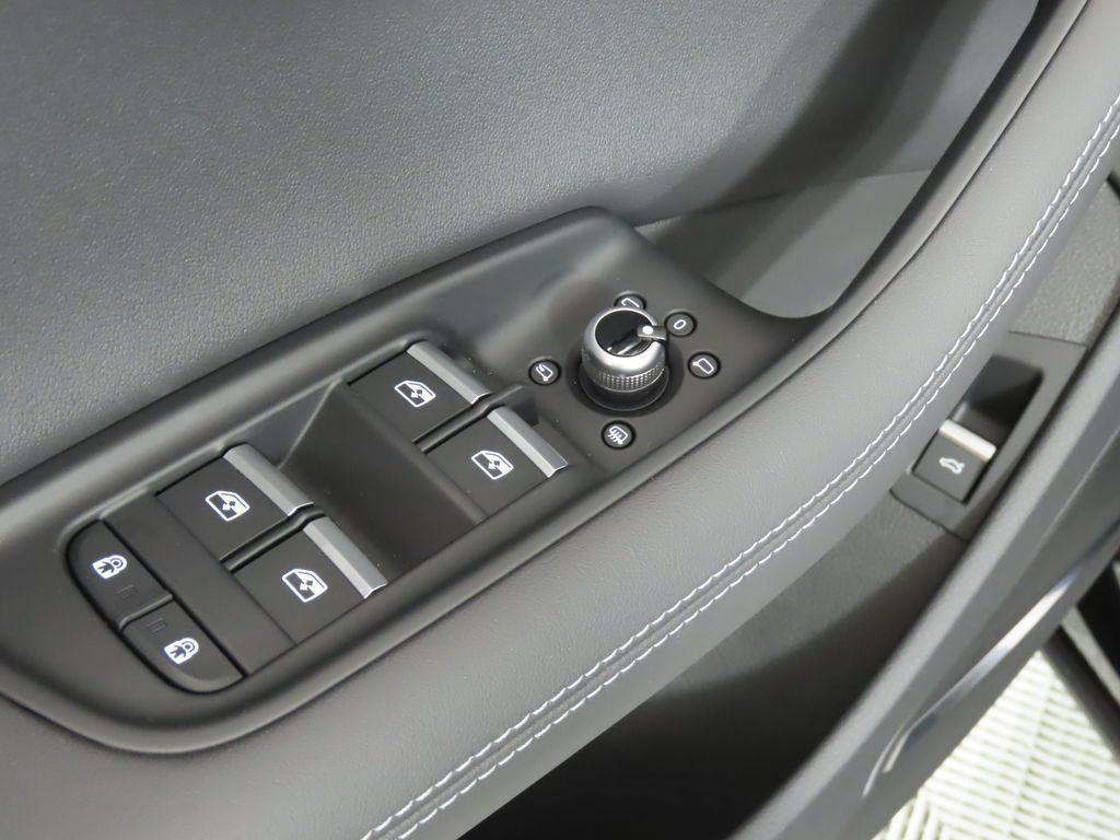 Thumbnail: 2025 Audi Q7 - 29