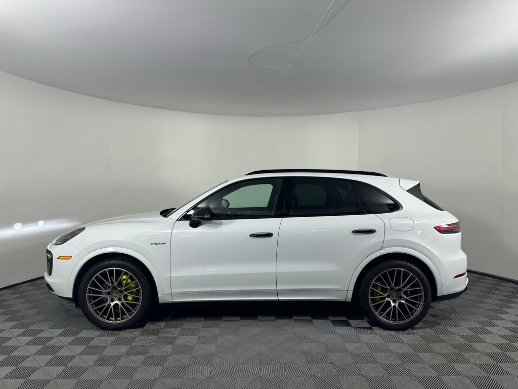 Thumbnail: 2022 Porsche Cayenne - 8