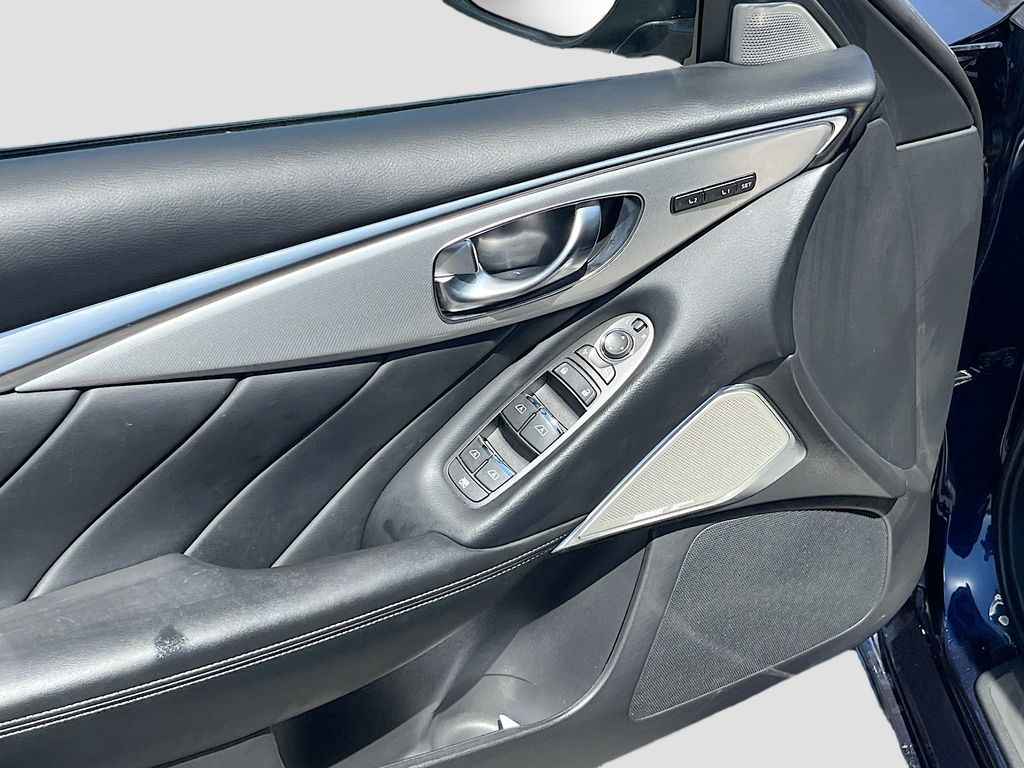 Used 2024 Blue INFINITI LUXE image 17