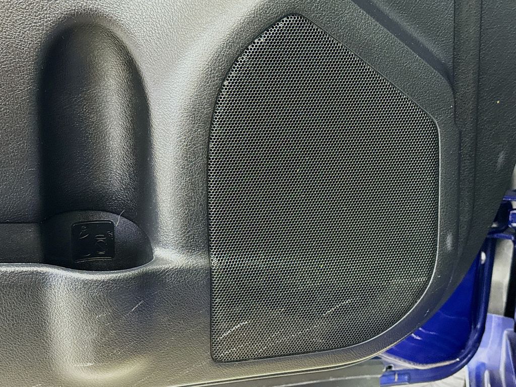 Thumbnail: 2015 Toyota Camry - 18