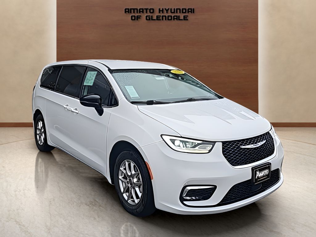 View vehicle photo 7