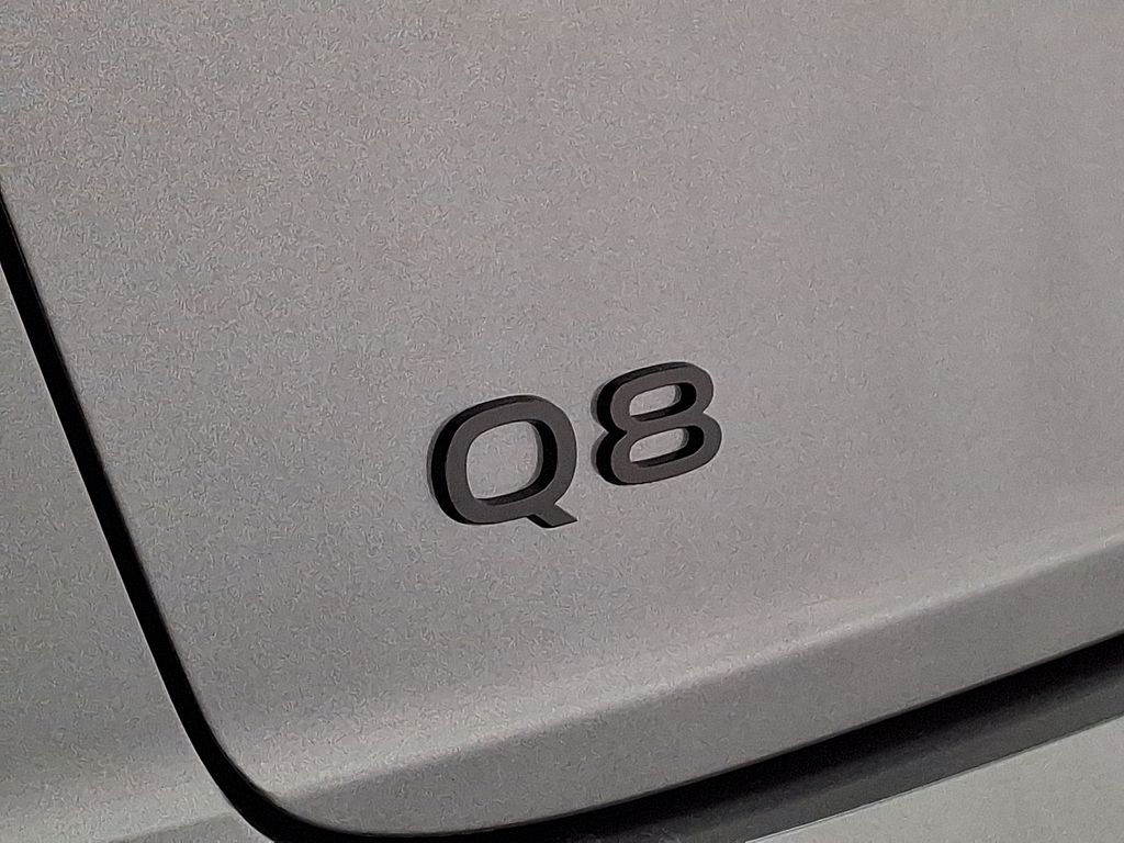 Thumbnail: 2026 Audi Q8 - 16