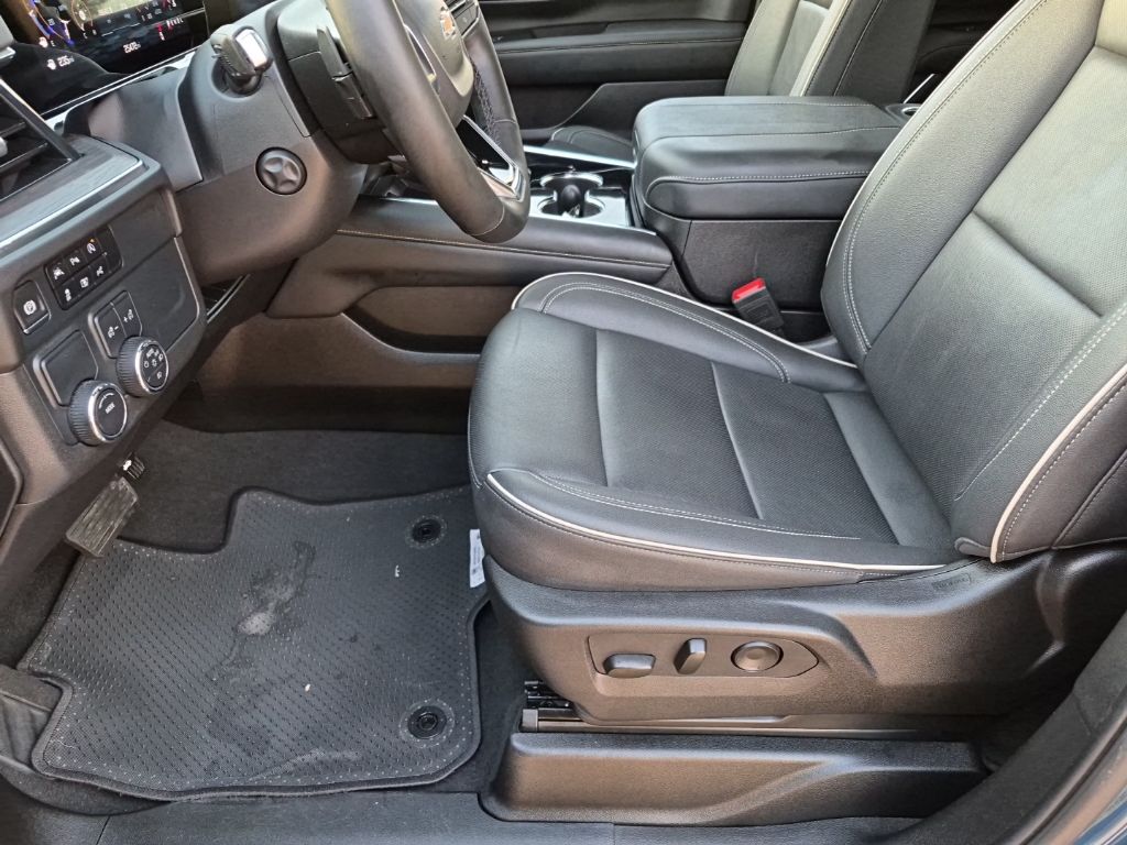 Used Car 2025 Chevrolet Suburban  Premier For Sale Under $70,000 In Austin, Texas