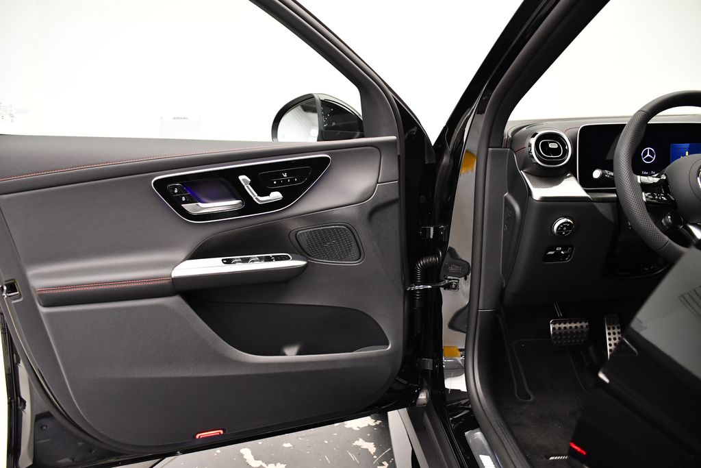 Thumbnail: 2025 Mercedes-Benz GLC - 30