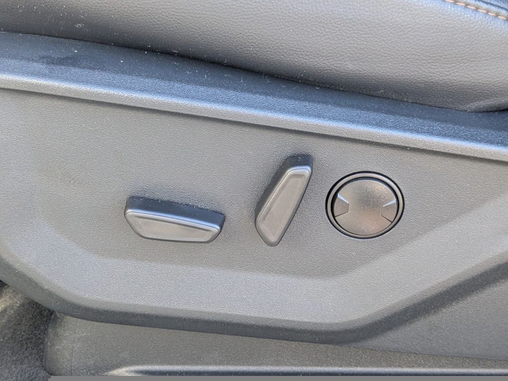 2025 Ford F-550 Chassis LARIAT