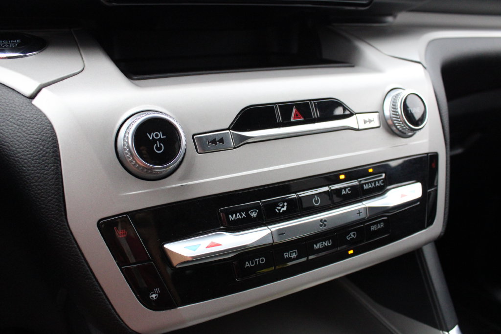 Used 2023 Gray Ford XLT image 17