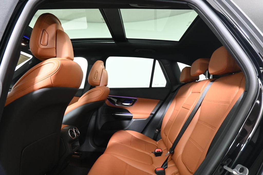 2025 Mercedes-Benz GLC 350 24