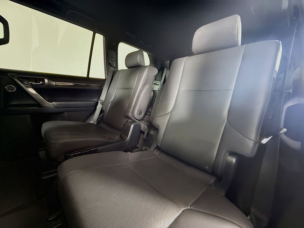 Thumbnail: 2022 Lexus GX - 24