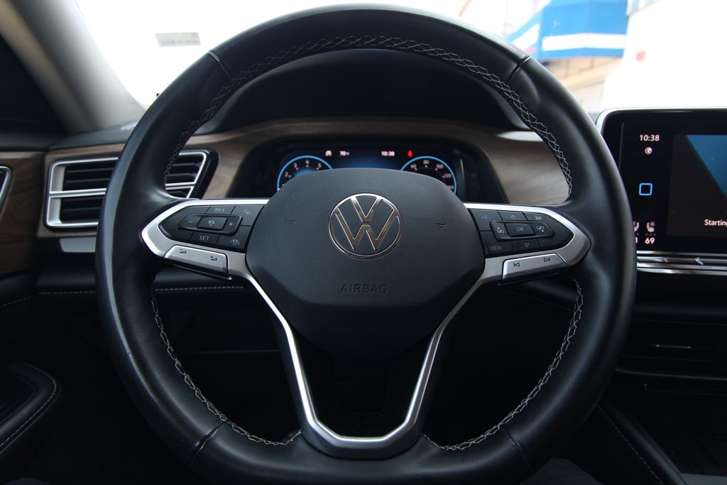 Used 2025 Volkswagen Atlas SUV