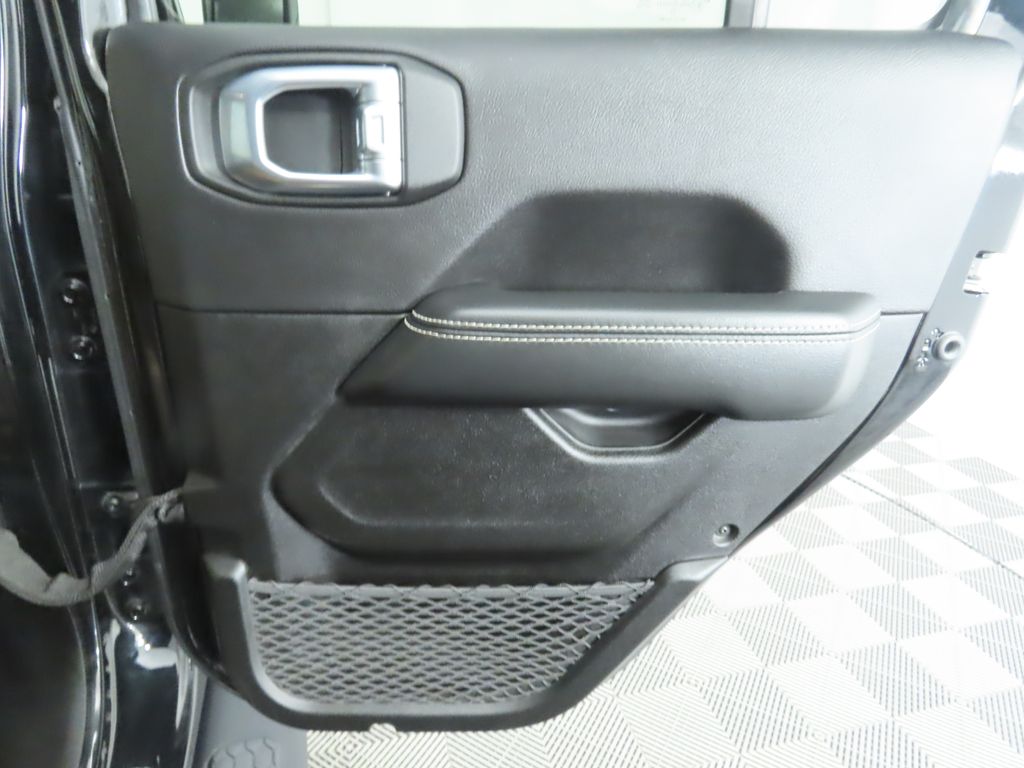 2022 Jeep Wrangler Unlimited Sahara 4xe 28