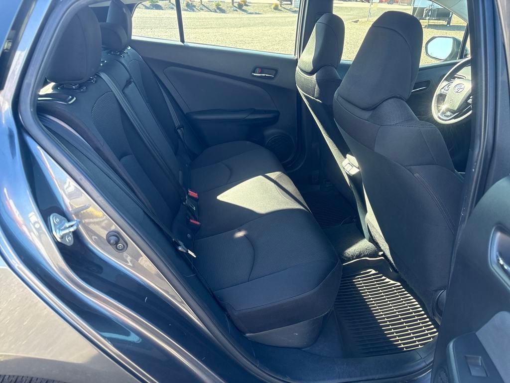 2022 Magnetic Gray Metallic Toyota Prius L FWD Hatchback