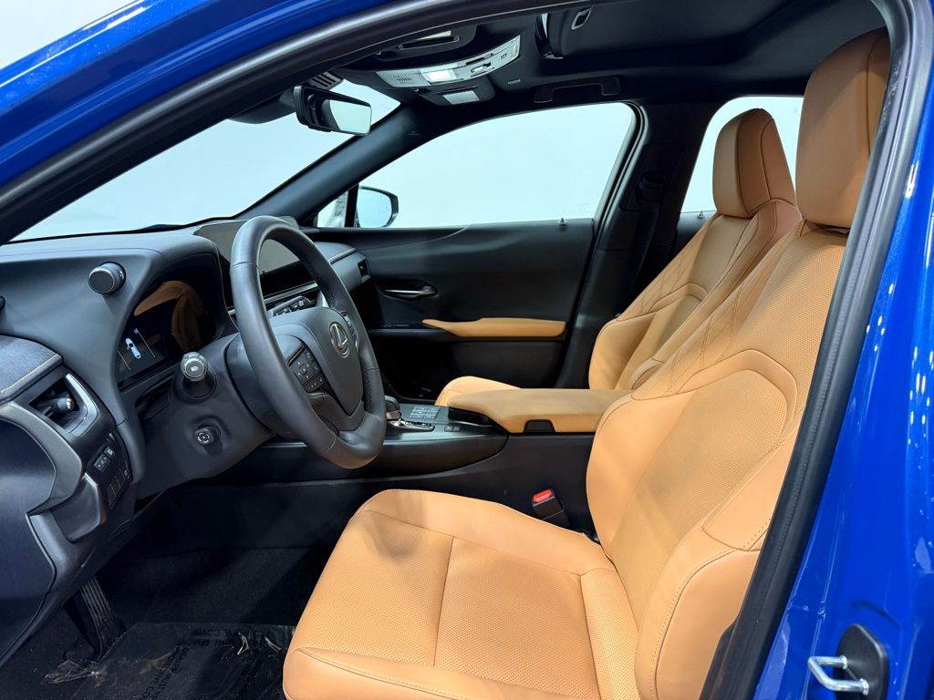 Thumbnail: 2025 Lexus UX - 10