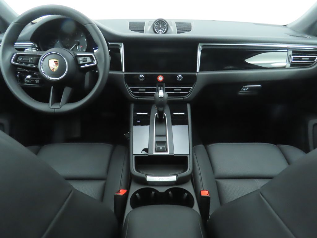 Thumbnail: 2025 Porsche Macan - 16