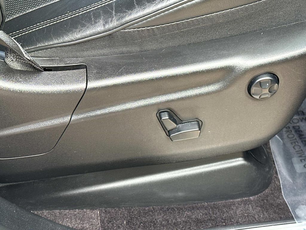 Thumbnail: 2015 Jeep Grand Cherokee - 22