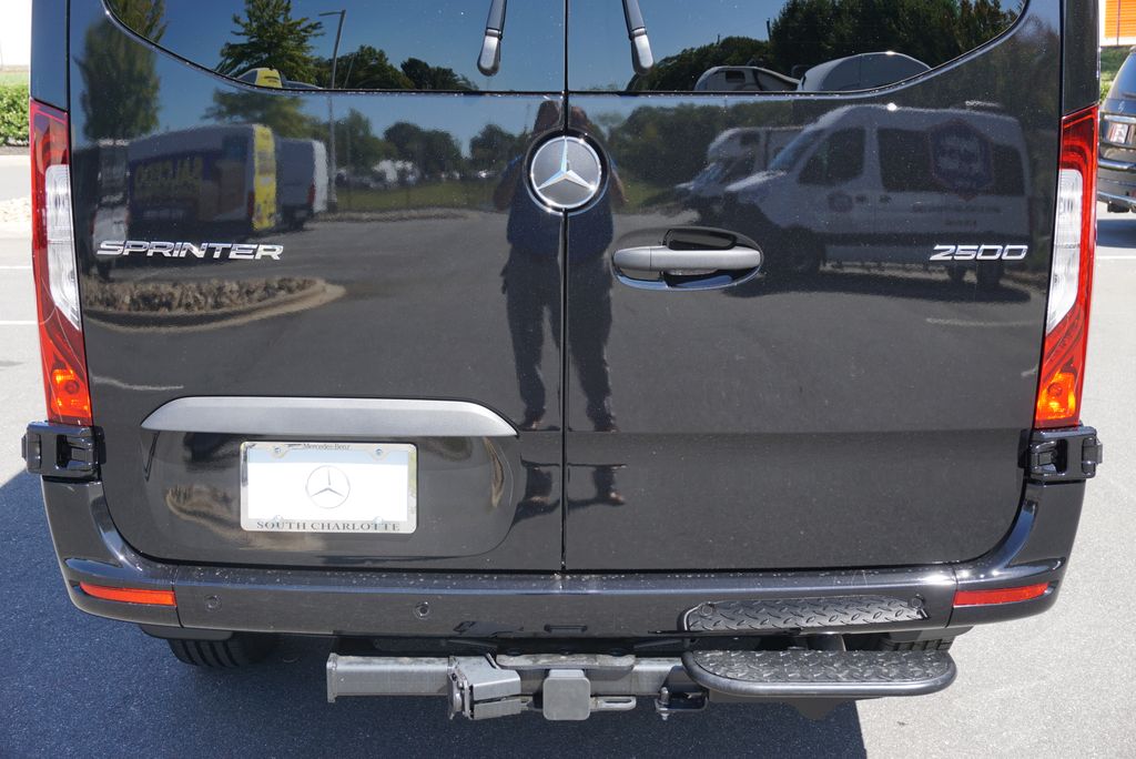 Thumbnail: 2025 Mercedes-Benz Sprinter - 13