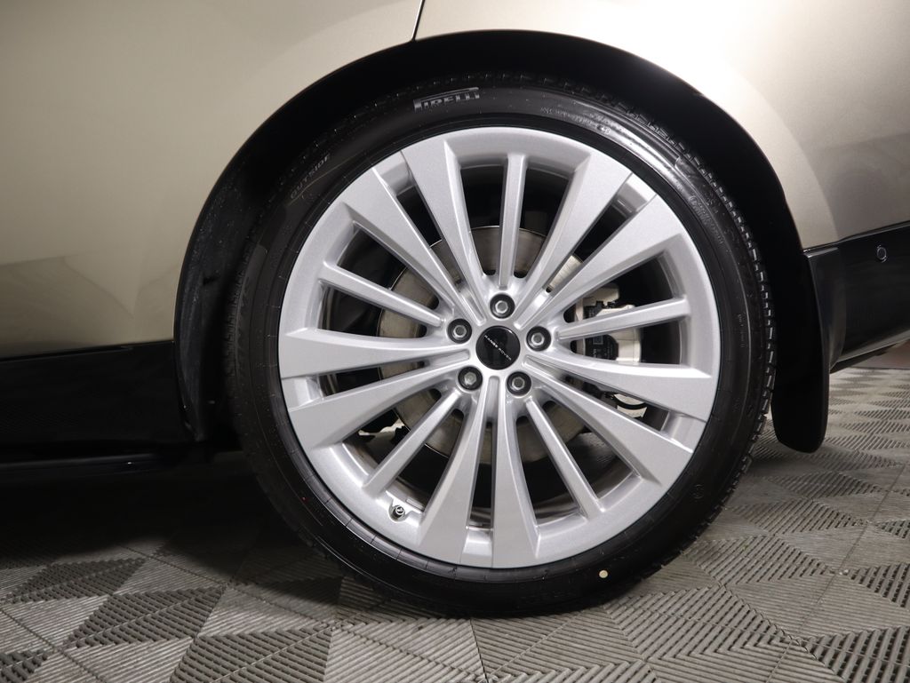 Thumbnail: 2026 Land Rover Range Rover - 31