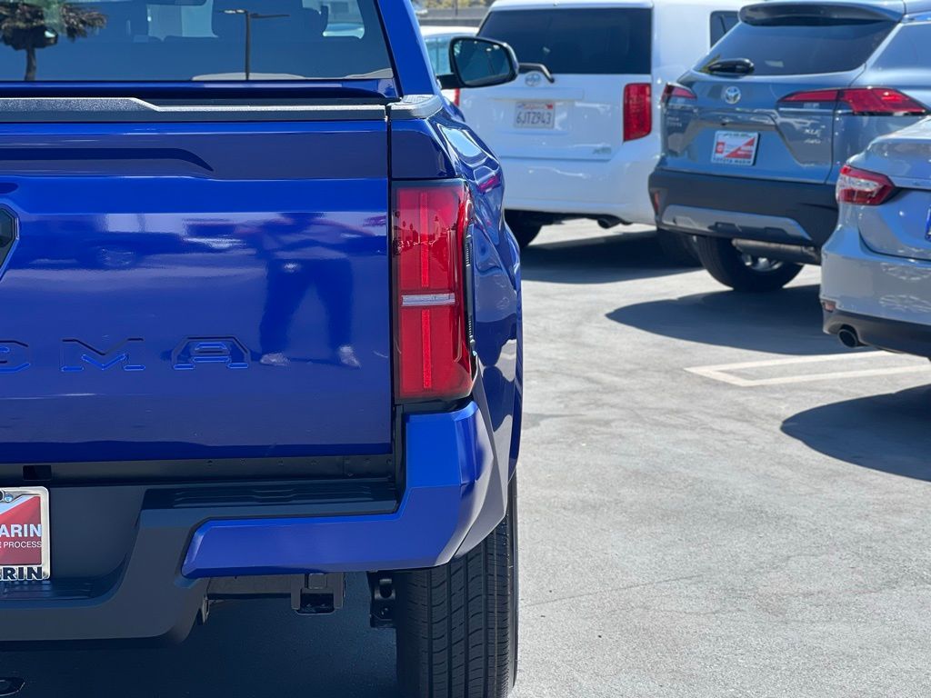 2025 Toyota Tacoma SR5 Double Cab photo 10