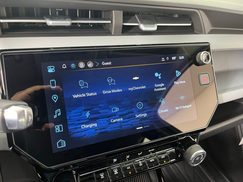 Thumbnail: 2027 Chevrolet Bolt EV - 28