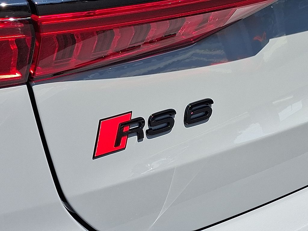 Thumbnail: 2025 Audi RS 6 - 22