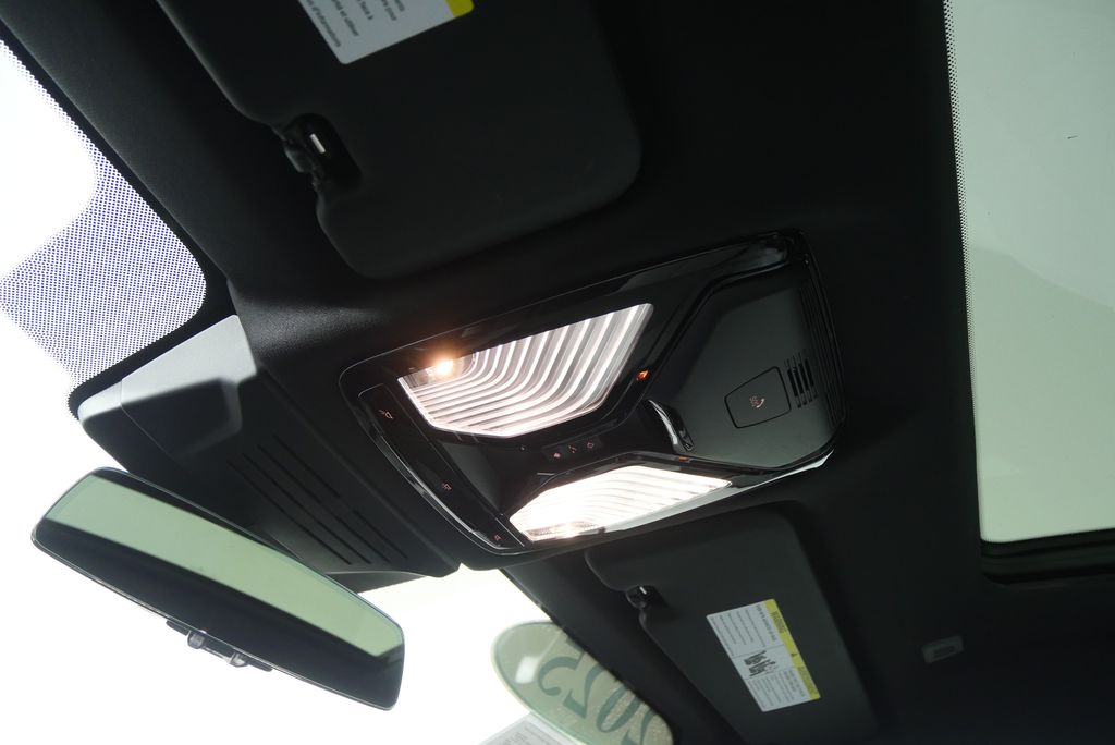 Thumbnail: 2025 BMW X6 - 25