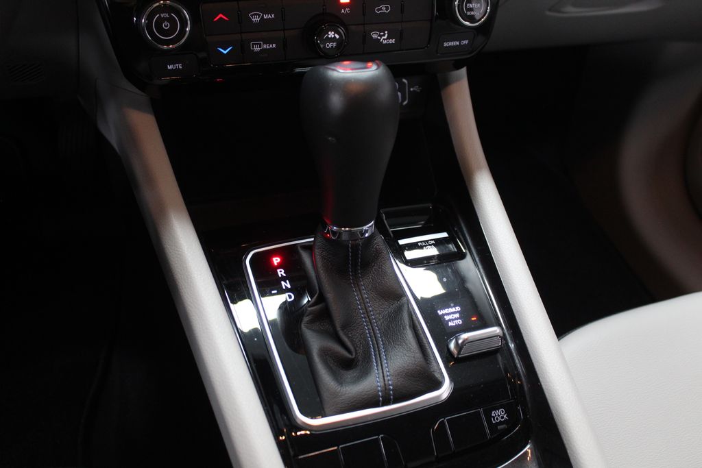 Thumbnail: 2022 Jeep Compass - 13