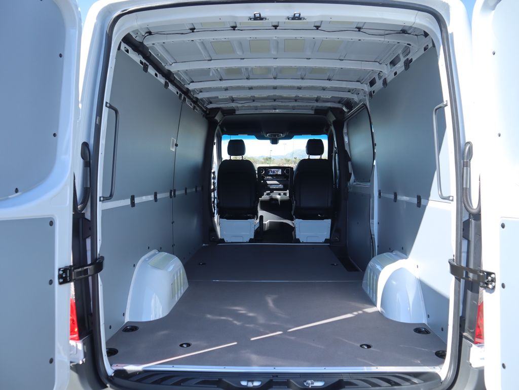 Thumbnail: 2026 Mercedes-Benz Sprinter - 30