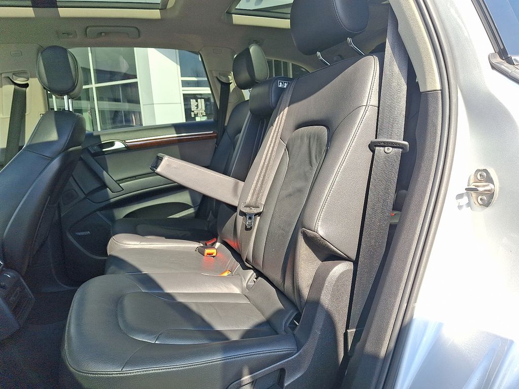 Thumbnail: 2011 Audi Q7 - 10