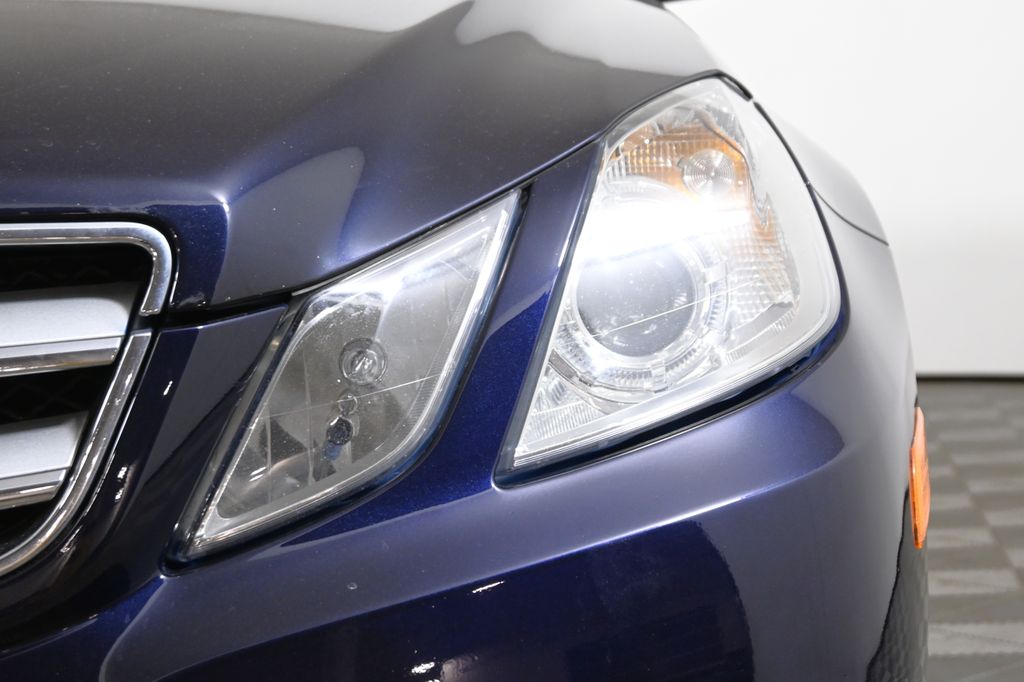 Thumbnail: 2010 Mercedes-Benz E-Class - 11
