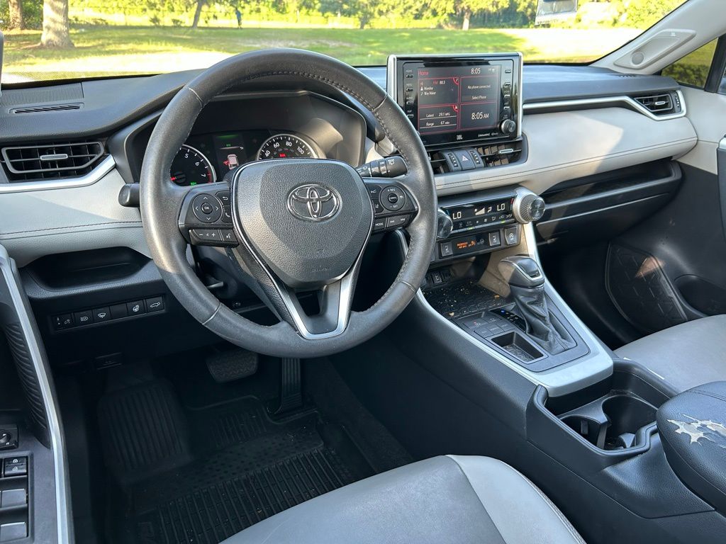 Thumbnail: 2020 Toyota RAV4 - 12
