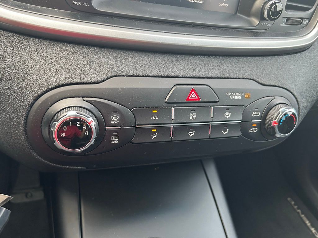 Thumbnail: 2020 Kia Sorento - 25