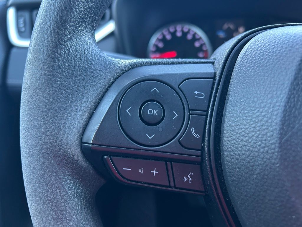 Thumbnail: 2022 Toyota RAV4 - 19