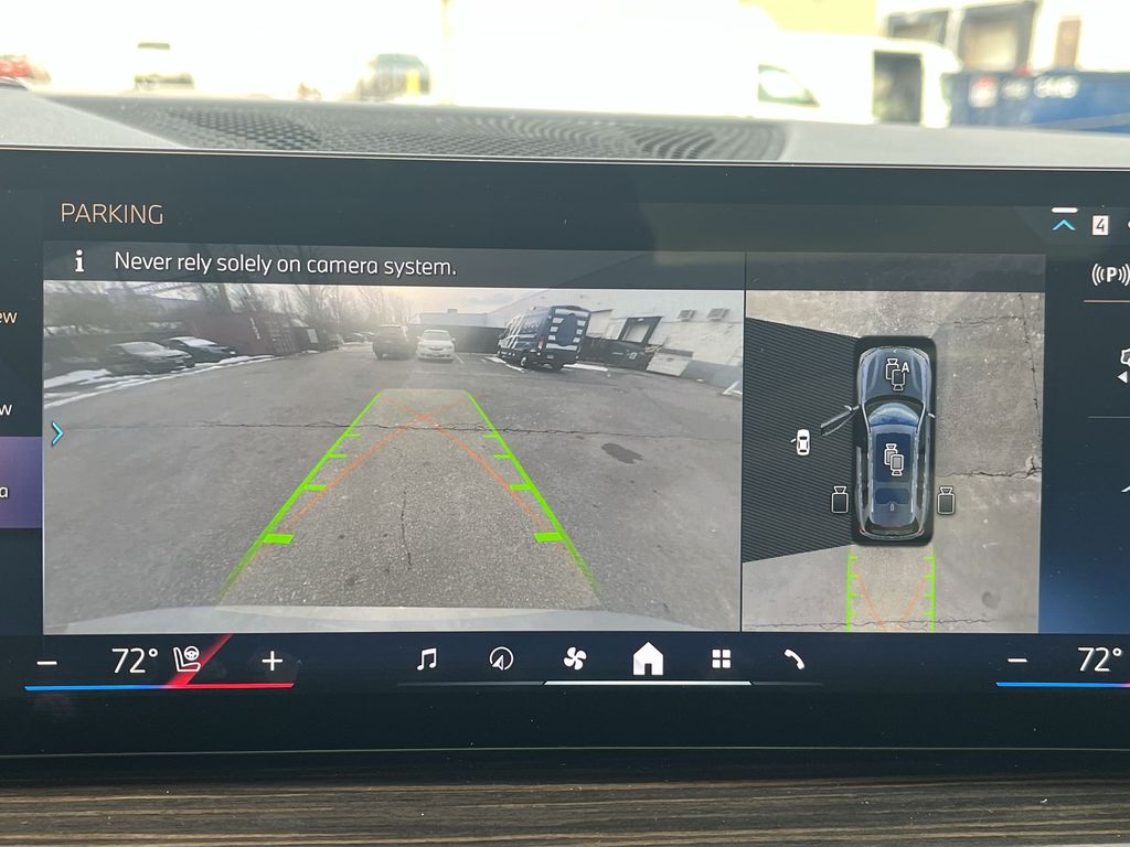 Thumbnail: 2024 BMW X7 - 17