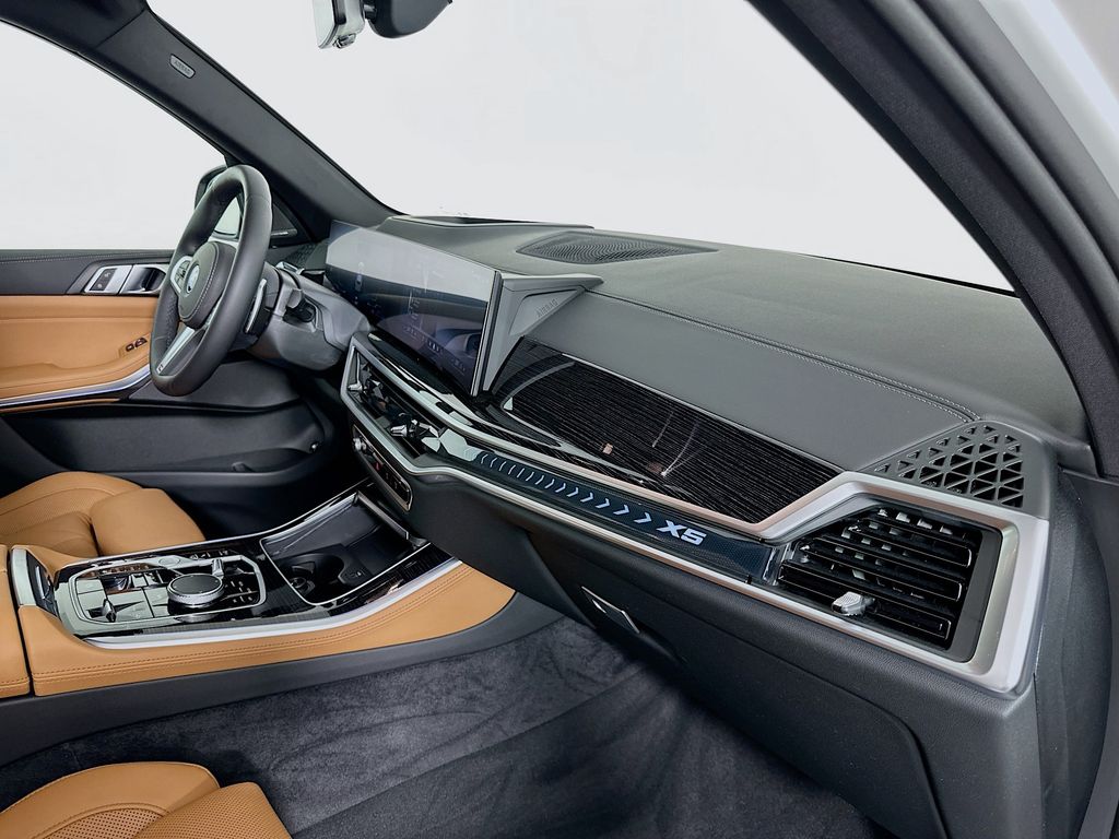 Thumbnail: 2025 BMW X5 - 30