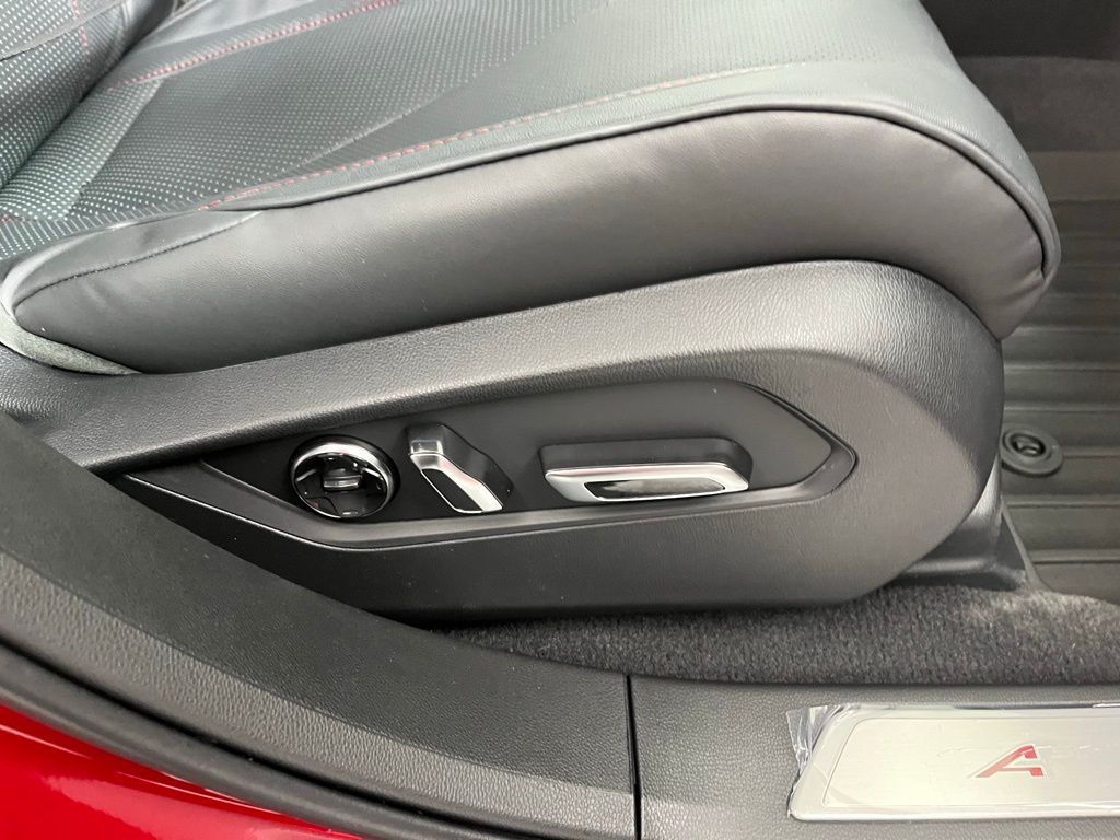 Thumbnail: 2026 Acura RDX - 8