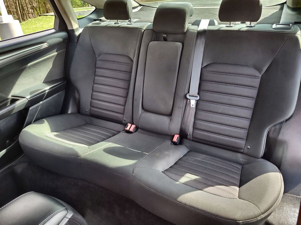 2017 Ford Fusion SE 20