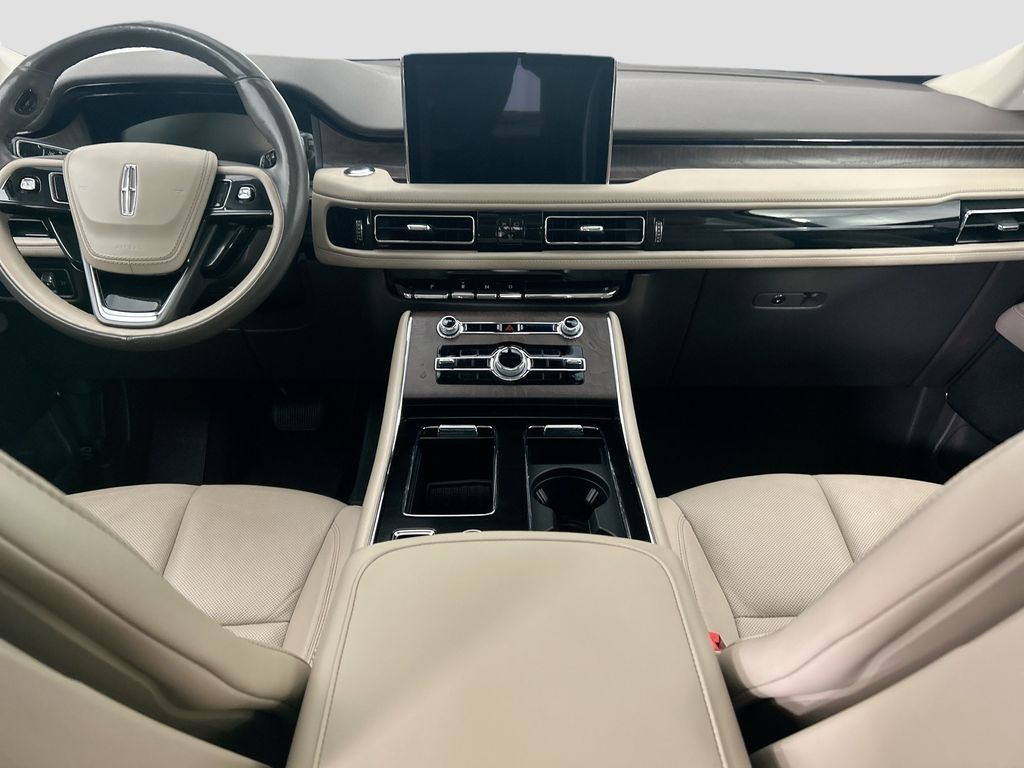Thumbnail: 2023 Lincoln Aviator - 12