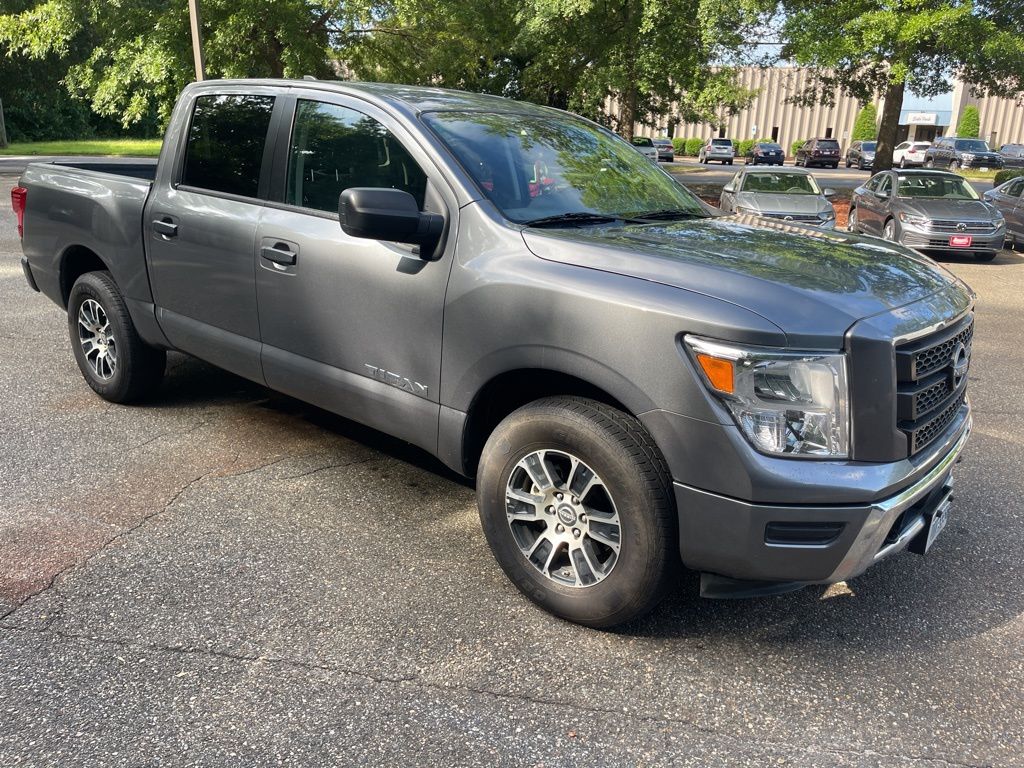 2023 Nissan Titan SV 19