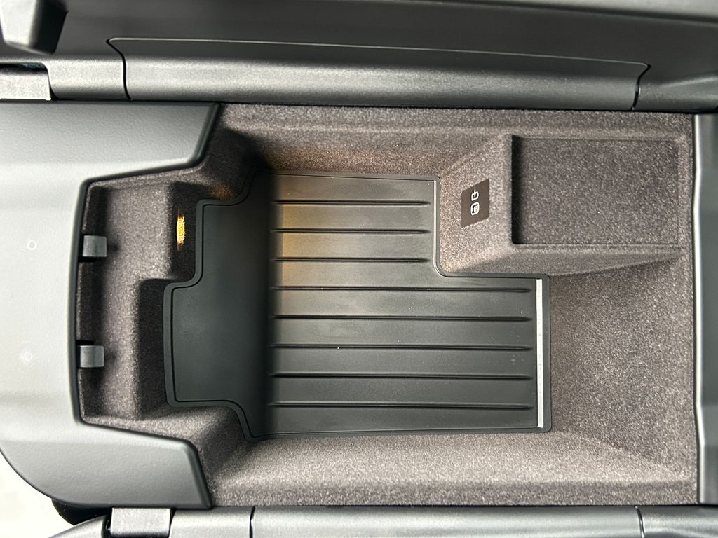 Thumbnail: 2023 BMW 5 Series - 28