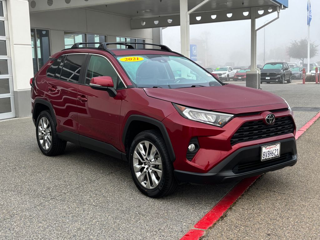 Thumbnail: 2021 Toyota RAV4 - 3