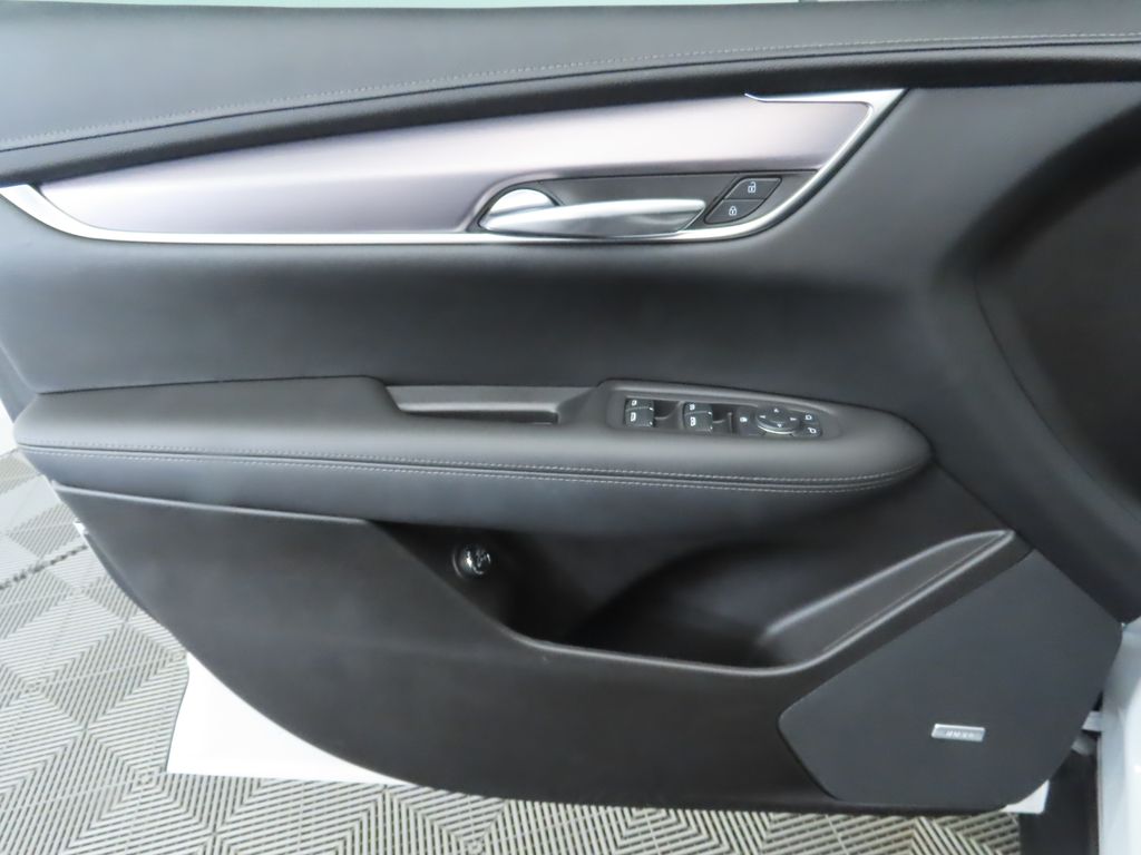 Thumbnail: 2021 Cadillac XT5 - 24