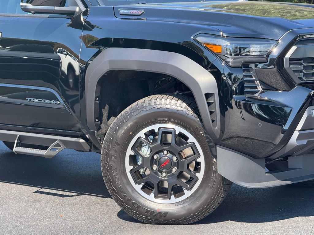2025 Toyota Tacoma TRD Off-Road Double Cab photo 3